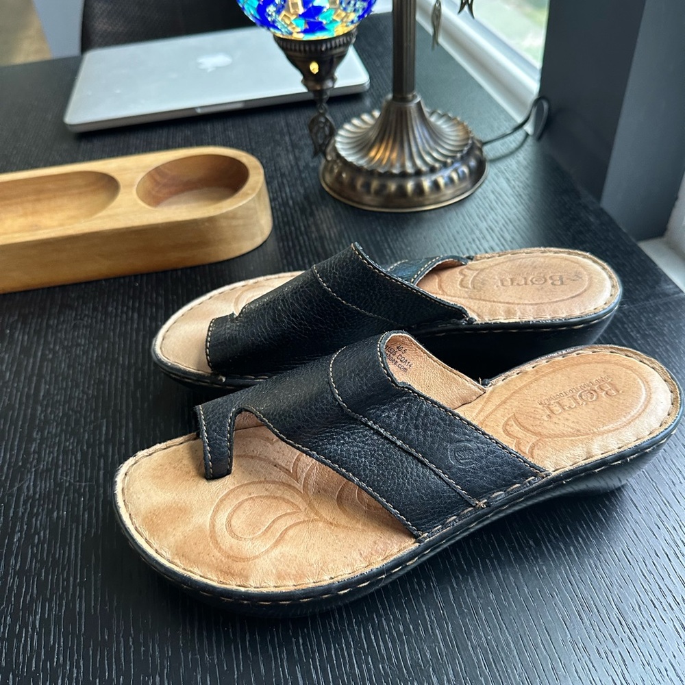 Born Women’s Slide on Sandals with Heel, Size 9